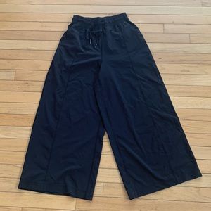 Lululemon high waisted cropped pants